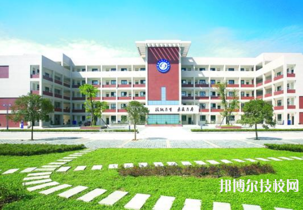 成都石化工业学校6