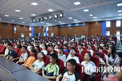 成都温江区燎原职业技术学校2020年报名条件、招生要求、招生对象