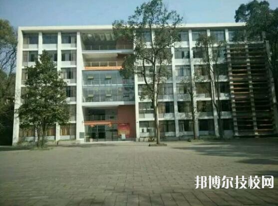 重庆商务高级技工学校2020年招生办联系电话