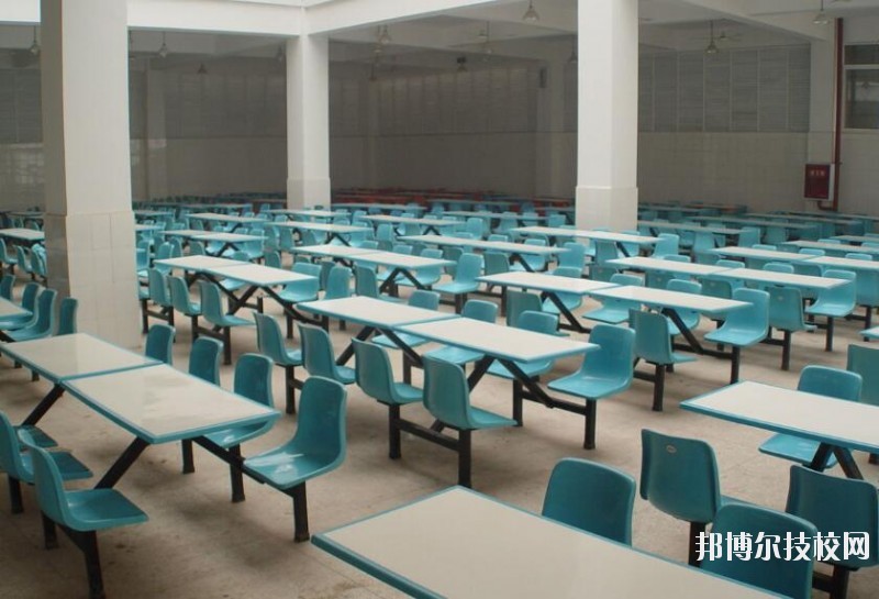 重庆龙门浩职业中学校2020年宿舍条件