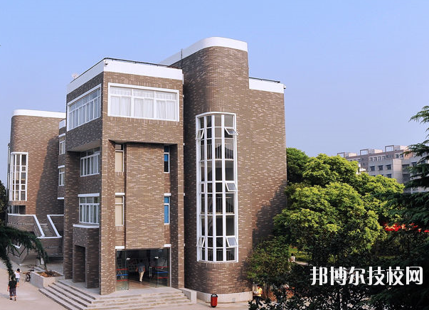 武汉财政学校2020年招生办联系电话