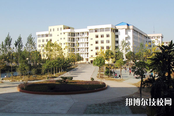 武汉第一轻工业学校2020年招生办联系电话
