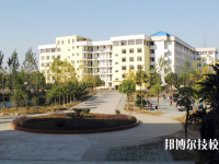 武汉第一轻工业学校2023年招生办联系电话