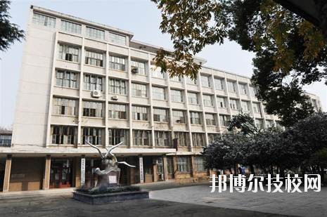 武汉建筑工程学校2020年报名条件、招生要求、招生对象
