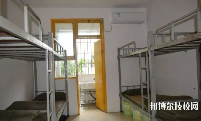 重庆聚英技工学校2020年宿舍条件