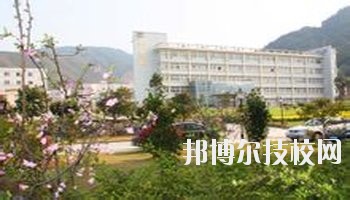清镇中等职业技术学校2020年招生办联系电话