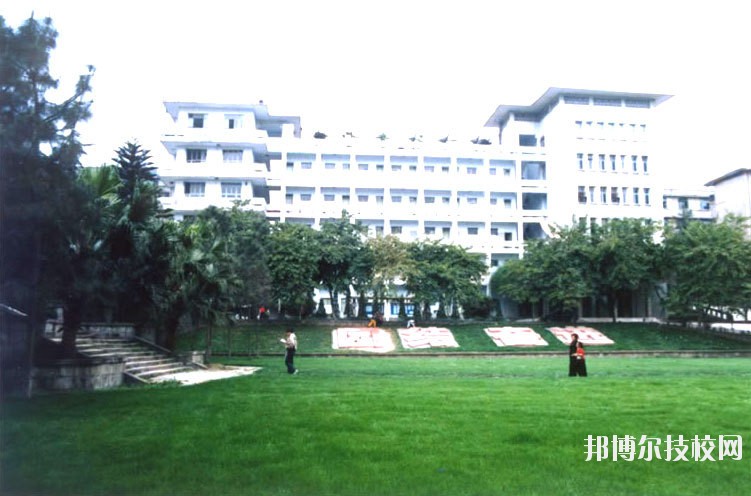 内江市思源职业学校2020年招生办联系电话