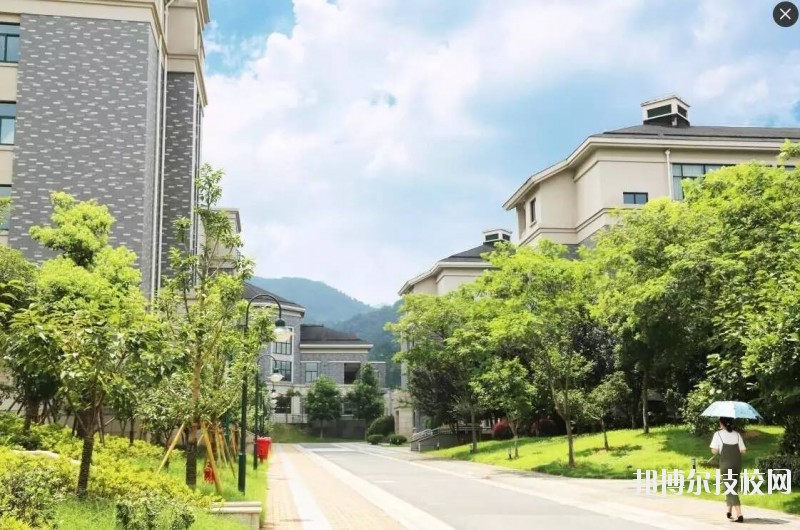 楚雄机械电子职业技术学校2020年学校地址在哪里