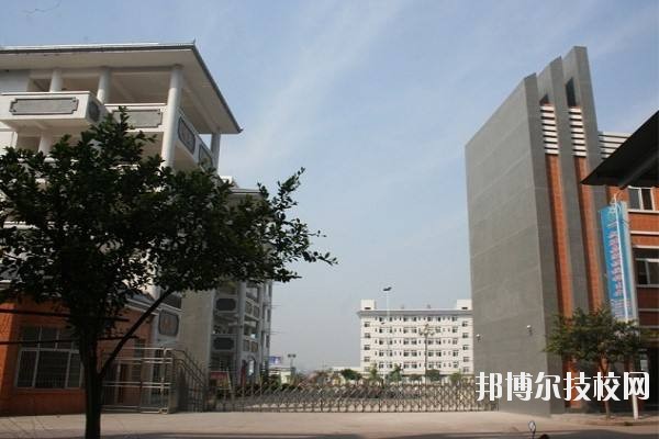 广安市英才职业技术学校2020年宿舍条件