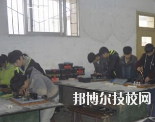 重庆綦江职业技术学校2020年招生办联系电话