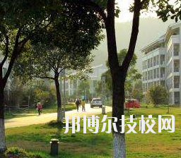 重庆第二财贸学校怎么样、好不好