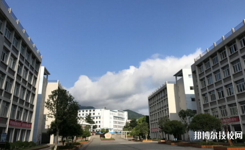 湖北十堰职业技术集团学校2