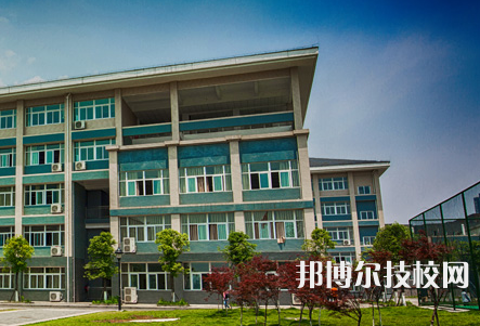 重庆城市建设技工学校2022年学费、收费多少