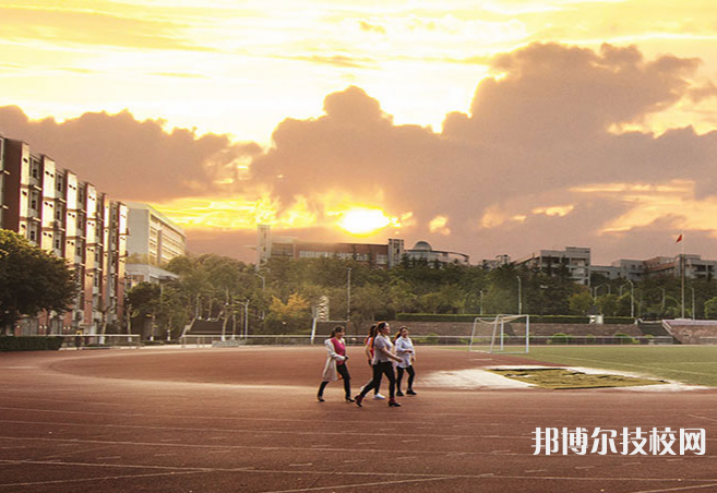 重庆龙门浩职业中学校2022年报名条件、招生要求、招生对象