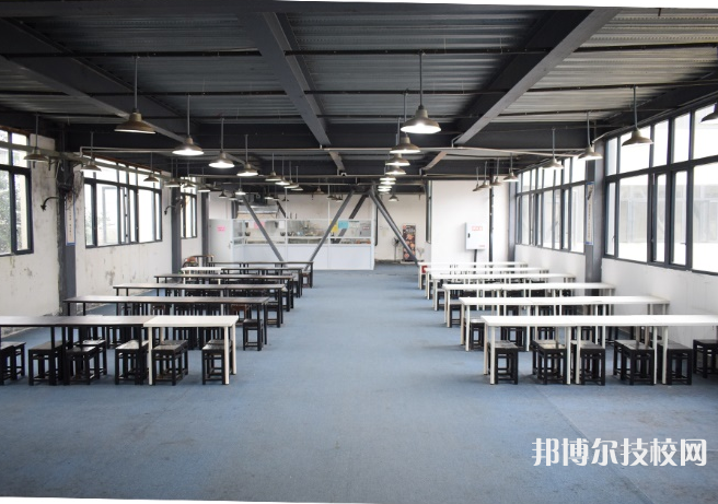 重庆聚英技工学校2022年宿舍条件
