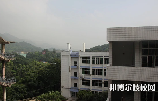 重庆知行卫生学校2022年招生办联系电话