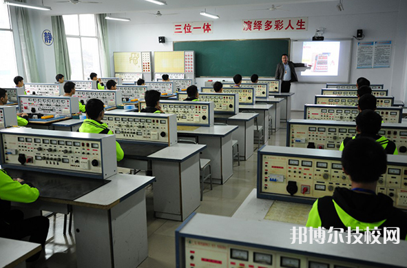重庆江南职业学校2022年有哪些专业