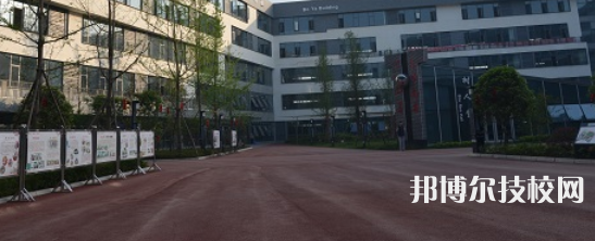 成都青苏职业中专学校2021年招生办联系电话