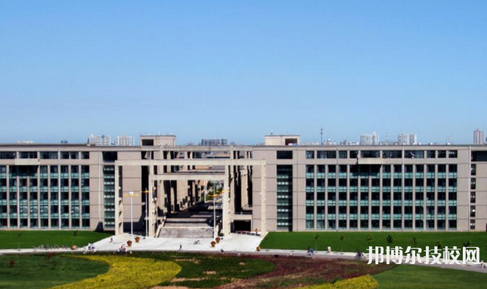 河北科技工程学校2021年学费、收费多少