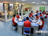 重庆江南职业学校2025年招生办联系电话