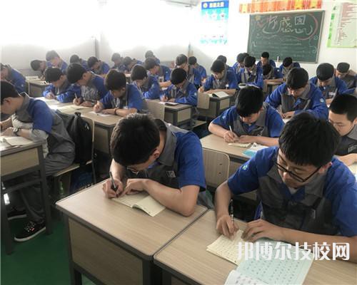 广西科技商贸高级技工学校2023年宿舍条件