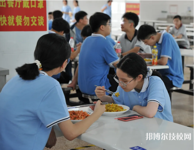 江苏吴江中等专业学校2022年宿舍条件