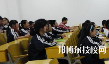 四川高县职业技术学校2022年招生办联系电话