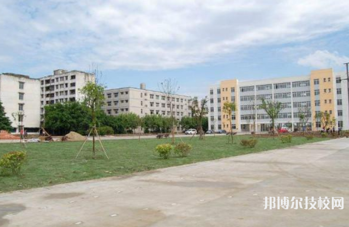 云南建设学校2022年招生办联系电话
