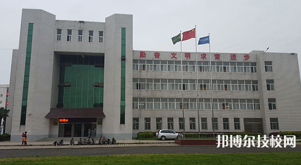 云南财经学校2022年报名条件、招生要求、招生对象