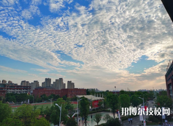 云南国防技校2022年招生办联系电话