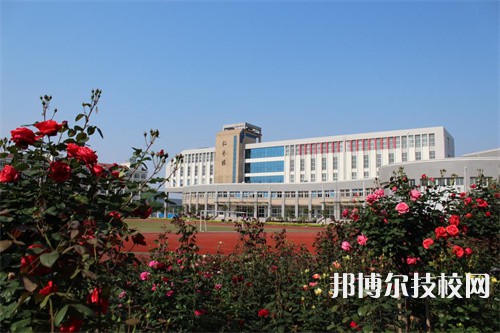 云南曲靖应用技术学校2022年报名条件、招生要求、招生对象