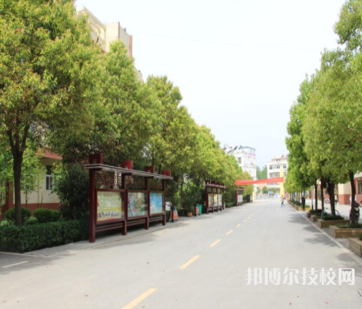 云南工业高级技工学校2022年学费、收费多少