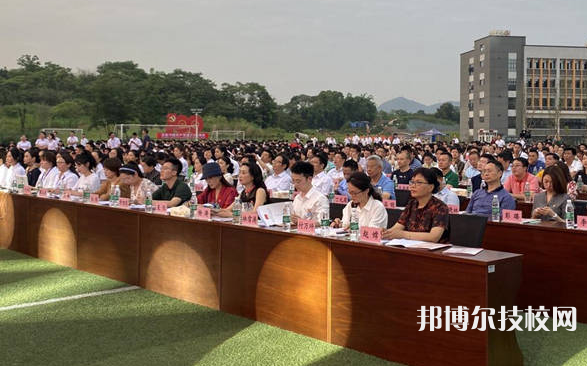 重庆纺织技工学校2022年招生办联系电话