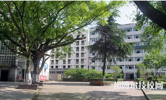 重庆红春藤技工学校2022年报名条件、招生要求、招生对象