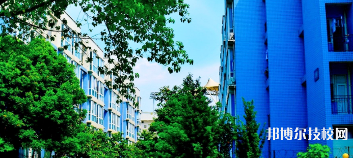 中国五冶高级技工学校龙泉校区2022年宿舍条件