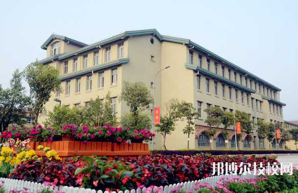 重庆2022年初中毕业可以去中专学校吗