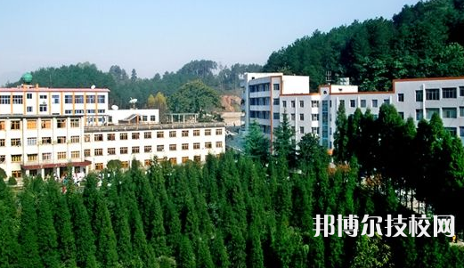 黔南民族医学高等专科学校(中职部)2022年招生办联系电话