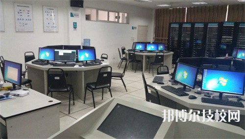 四川2022年初中生上计算机学校