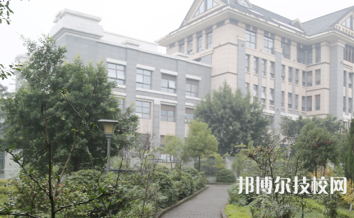 重庆2022年中专学校和职高哪个好
