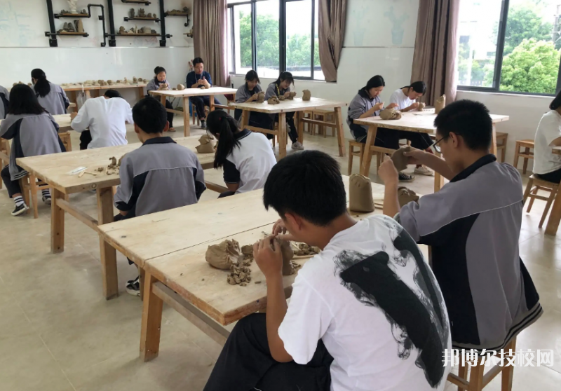 龙泉青瓷宝剑技师学院2023年招生录取分数线