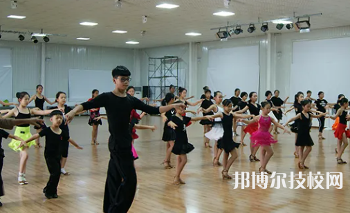 秦皇岛体育舞蹈专科学校2023年报名条件、招生要求、招生对象