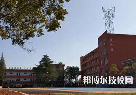 萍乡工业中等专业学校是中专还是技校（萍乡工业中等专业学校）