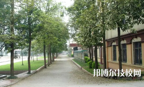 内江铁路机械学校是中专还是大专（内江铁路机械学校）