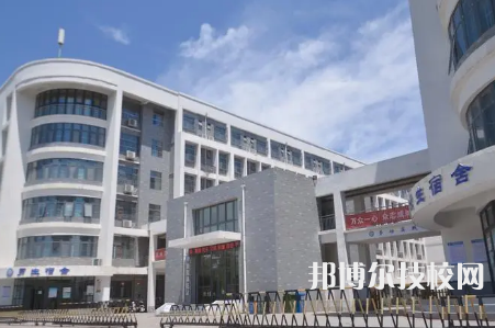 郑州市信息技术学校是中专吗
