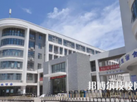 郑州市信息技术学校是不是中专