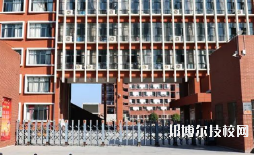 湖南省湘潭生物机电学校是不是中专
