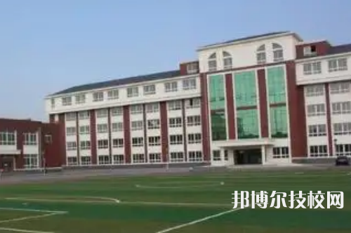 成都航空旅游职业学校是不是技校