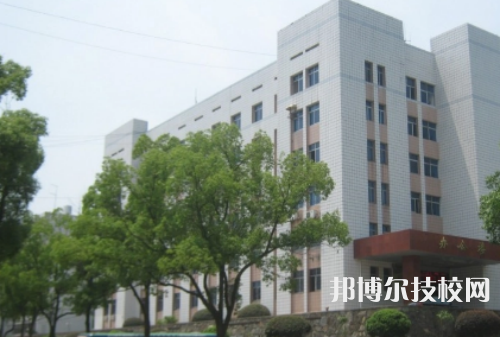 贵州省电子信息技师学校是不是技校