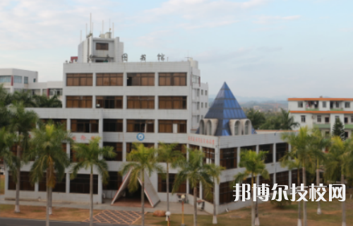 内江卫生学校是大专还是中专（内江卫生学校）