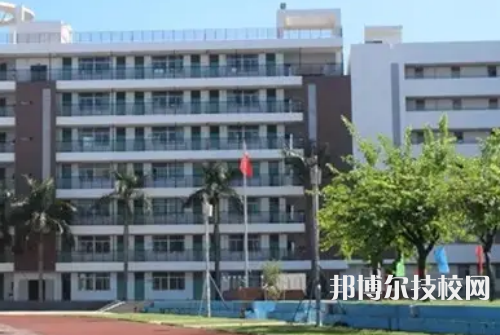 重庆五一高级技工学校是公办还是民办